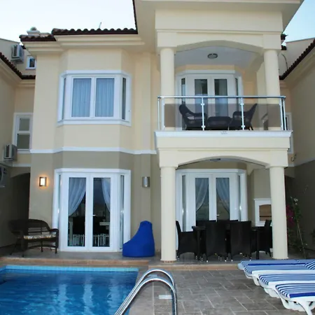 Villa Sunset Beach Club 4 Bedroom Private